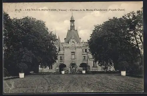 AK Les Trois-Moutiers, Château de la Motte-Chandeniers, Facade Ouest