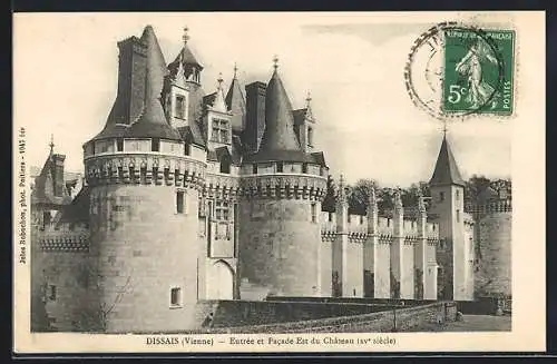 AK Dissais, Entrée et Facade Est du Château, XVe siècle