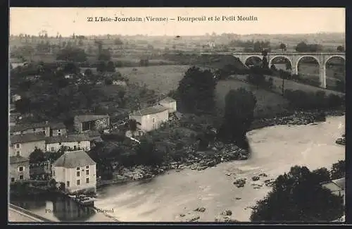 AK L`Isle-Jourdain, Bourpeuil et le Petit Moulin