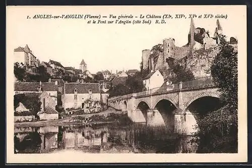 AK Angles-sur-l`Anglin, Vue générale du château et du pont sur l`Anglin, côté Sud