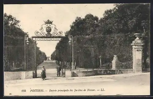AK Poitiers, Entrée principale des Jardins de Blossac