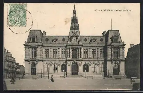 AK Poitiers, L`Hôtel de Ville majestueux