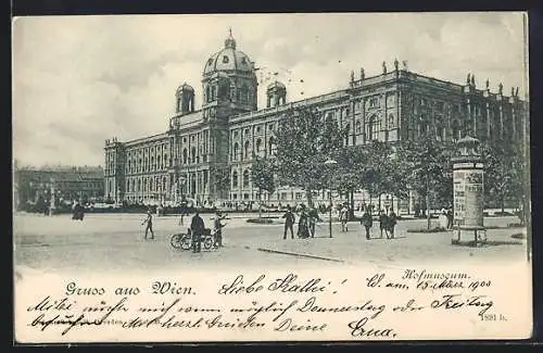 AK Wien, Hofmuseum mit Strasse, Litfasssäule