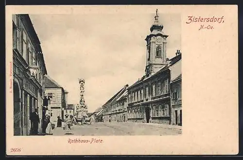 AK Zistersdorf /O.-Oe., Rathaus-Platz mit Pestsäule