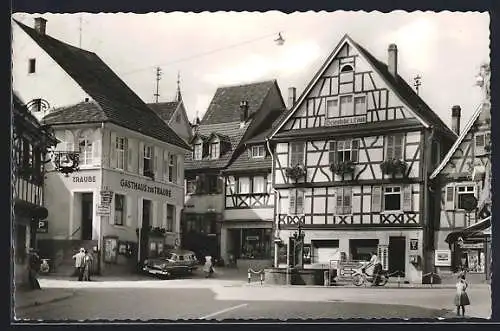 AK Gernsbach im Murgtal, Strassenpartie mit Gasthaus zur Traube