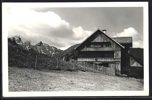 AK Haus bei Schladming, Pension Schwaigerhof mit Berggipfeln