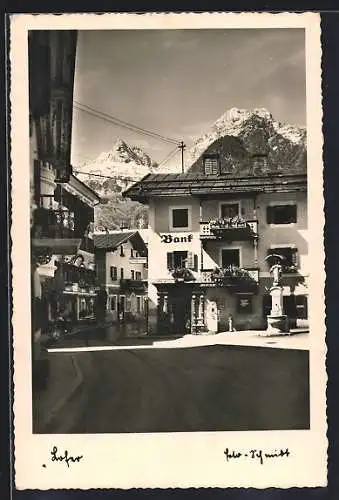 AK Lofer, Strassenpartie mit Bankgebäude