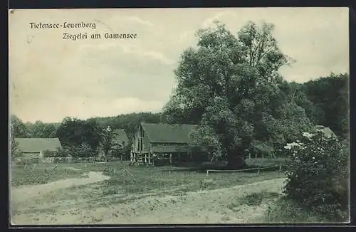 AK Tiefensee-Leuenberg / Mark, Ziegelei am Gamensee, von der Strasse gesehen