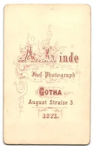 Fotografie A. Linde, Gotha, Auguststrasse 3, Porträt einer jungen Frau