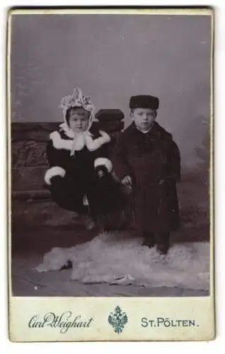 Fotografie Carl Weighart, St. Pölten, Klostergasse 35, Zwei Kinder in Winterkleidung