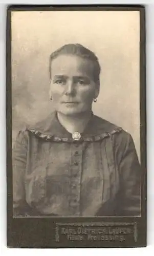 Fotografie Karl Dietrich, Laufen, Porträt einer Frau