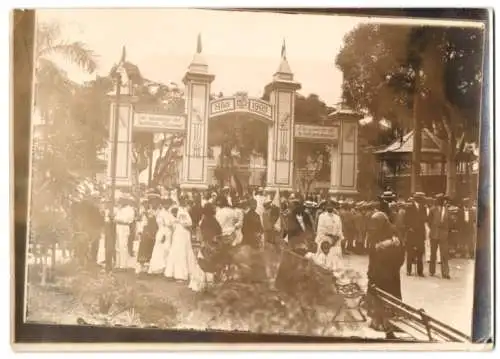 13 Fotografien Ansicht Panama-Stadt, Beerdigungsumzug mit Feuerwehrleuten, Unabhängigkeitsfeier 1909, Bau Panamakanal