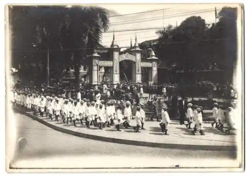 13 Fotografien Ansicht Panama-Stadt, Beerdigungsumzug mit Feuerwehrleuten, Unabhängigkeitsfeier 1909, Bau Panamakanal