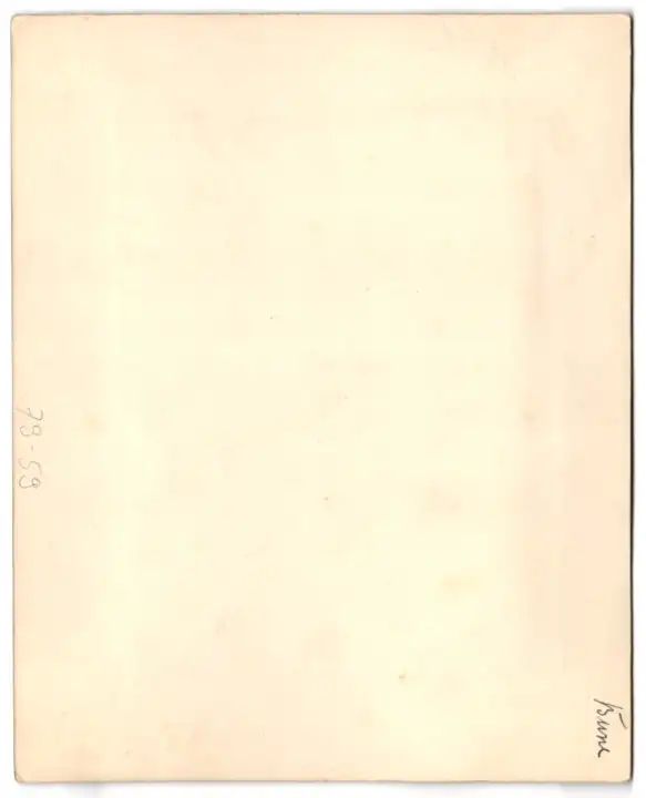 Fotografie Gustav Richard Lambert & Co., Singapur, singapurer Grasverkäufer mit Wickelhose und Strohhut 3