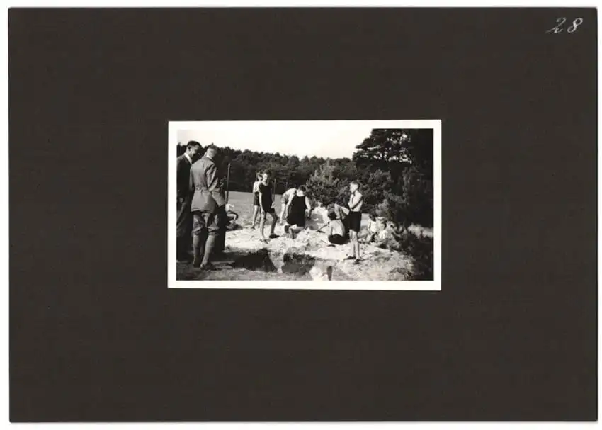 Fotoalbum mit 79 Fotografien Ansicht Hamburg-Uhlenhorst, Schullandheim Uhlenhorst, Bau des Hauses, Einweihung, Mädchen 29