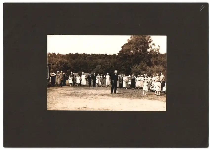 Fotoalbum mit 79 Fotografien Ansicht Hamburg-Uhlenhorst, Schullandheim Uhlenhorst, Bau des Hauses, Einweihung, Mädchen 32