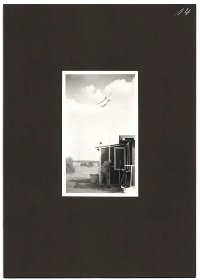 Fotoalbum mit 79 Fotografien Ansicht Hamburg-Uhlenhorst, Schullandheim Uhlenhorst, Bau des Hauses, Einweihung, Mädchen 37