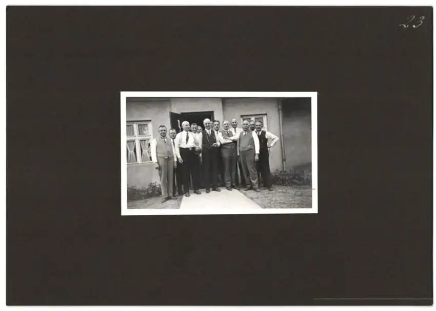 Fotoalbum mit 79 Fotografien Ansicht Hamburg-Uhlenhorst, Schullandheim Uhlenhorst, Bau des Hauses, Einweihung, Mädchen 47