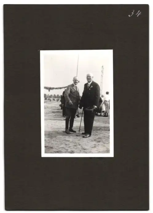 Fotoalbum mit 79 Fotografien Ansicht Hamburg-Uhlenhorst, Schullandheim Uhlenhorst, Bau des Hauses, Einweihung, Mädchen 51