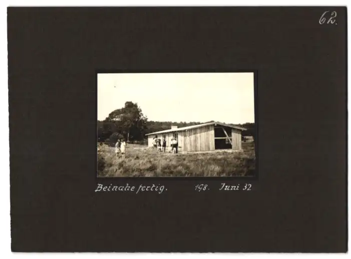 Fotoalbum mit 79 Fotografien Ansicht Hamburg-Uhlenhorst, Schullandheim Uhlenhorst, Bau des Hauses, Einweihung, Mädchen 56