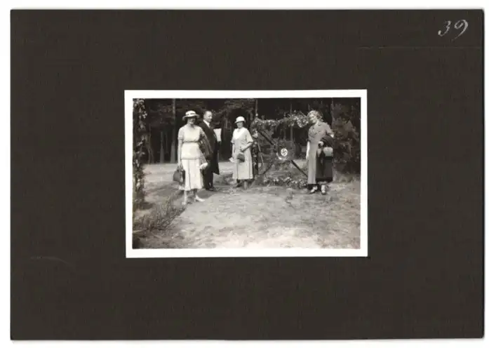 Fotoalbum mit 79 Fotografien Ansicht Hamburg-Uhlenhorst, Schullandheim Uhlenhorst, Bau des Hauses, Einweihung, Mädchen 59