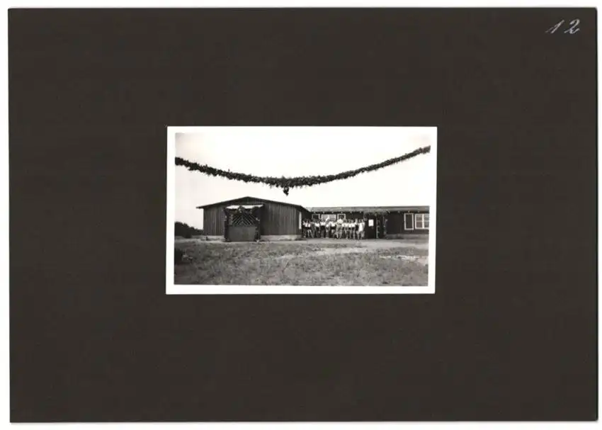 Fotoalbum mit 79 Fotografien Ansicht Hamburg-Uhlenhorst, Schullandheim Uhlenhorst, Bau des Hauses, Einweihung, Mädchen 6