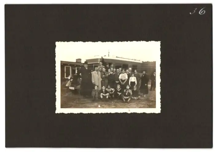 Fotoalbum mit 79 Fotografien Ansicht Hamburg-Uhlenhorst, Schullandheim Uhlenhorst, Bau des Hauses, Einweihung, Mädchen 68