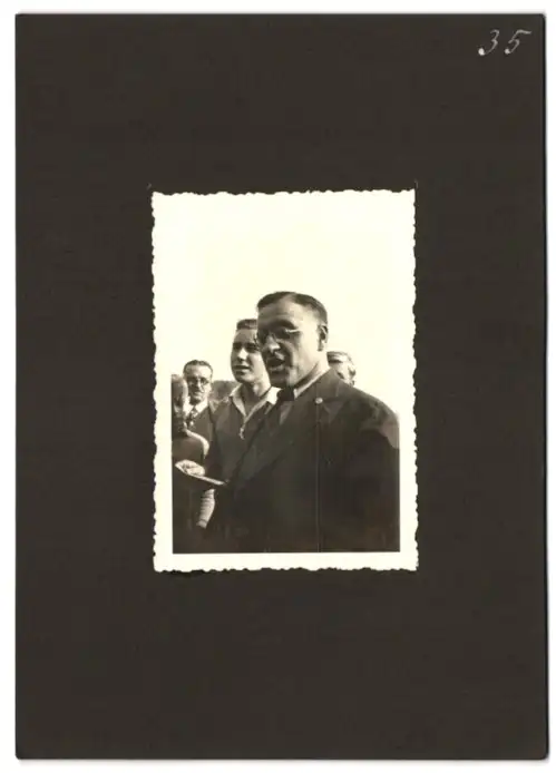 Fotoalbum mit 79 Fotografien Ansicht Hamburg-Uhlenhorst, Schullandheim Uhlenhorst, Bau des Hauses, Einweihung, Mädchen 71