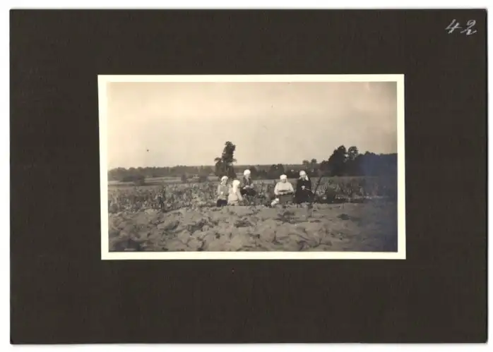 Fotoalbum mit 79 Fotografien Ansicht Hamburg-Uhlenhorst, Schullandheim Uhlenhorst, Bau des Hauses, Einweihung, Mädchen 72