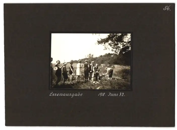 Fotoalbum mit 79 Fotografien Ansicht Hamburg-Uhlenhorst, Schullandheim Uhlenhorst, Bau des Hauses, Einweihung, Mädchen 76