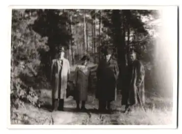 Fotoalbum mit 79 Fotografien Ansicht Hamburg-Uhlenhorst, Schullandheim Uhlenhorst, Bau des Hauses, Einweihung, Mädchen 79