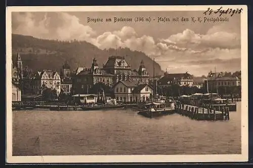 AK Bregenz a. Bodensee, Hafen mit dem K. k. Postgebäude, Dampfer