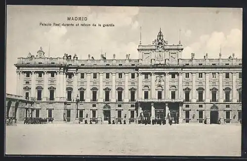 AK Madrid, Palacio Real durante el relevo de la guardia