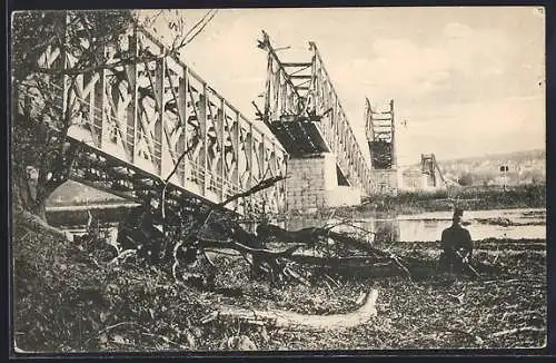 AK Belgrad-Semlin, im Krieg zerstörte Eisenbahnbrücke