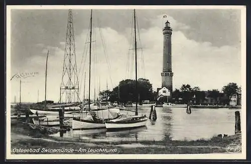 AK Swinemünde, Hafenpartie mit Blick zum Leuchtturm