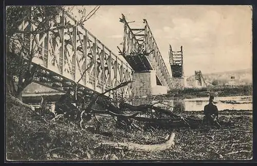 AK Belgrad-Semlin, im Krieg zerstörte Eisenbahnbrücke