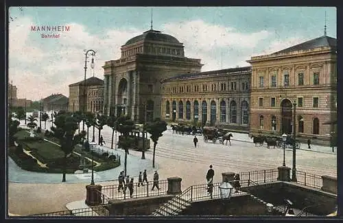 AK Mannheim, Bahnhof Vorderansicht mit Strassenbahn