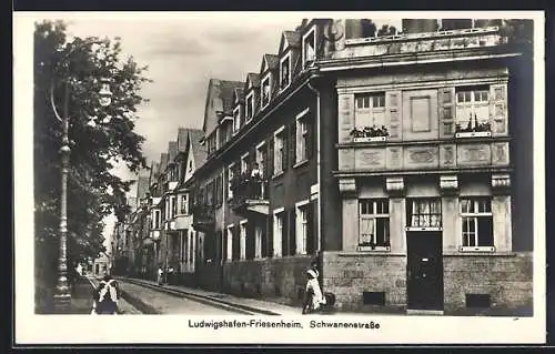 AK Ludwigshafen-Friesenheim / Rhein, Blick in die Schwanenstrasse