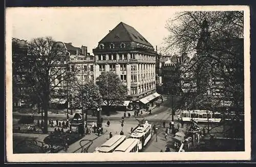 AK Düsseldorf, Corneliusplatz mit Strassenbahn, Blick vom Breidenbacher Hof