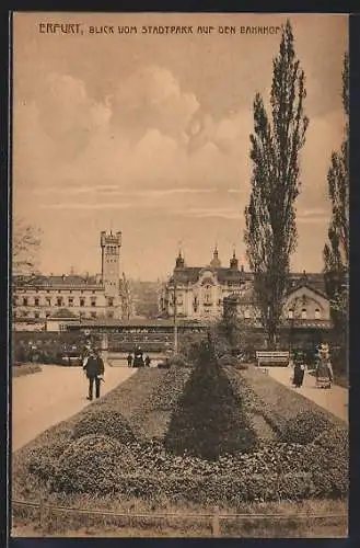 AK Erfurt, Blick vom Stadtpark auf den Bahnhof