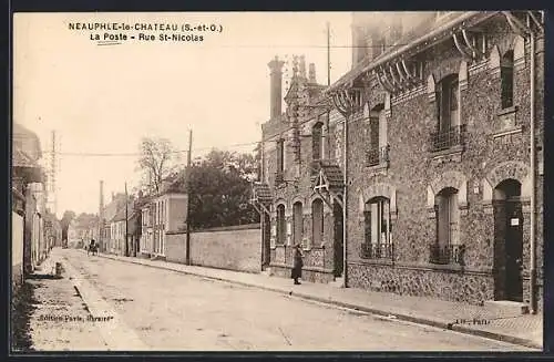 AK Neauphle-le-Chateau, La Poste, Rue St-Nicolas