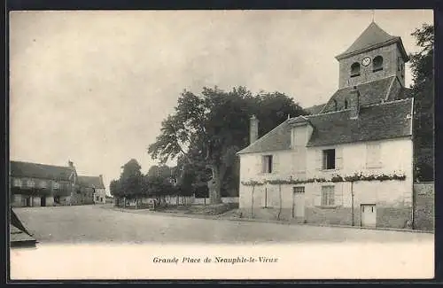 AK Neauphle-le-Vieux, Grande Place