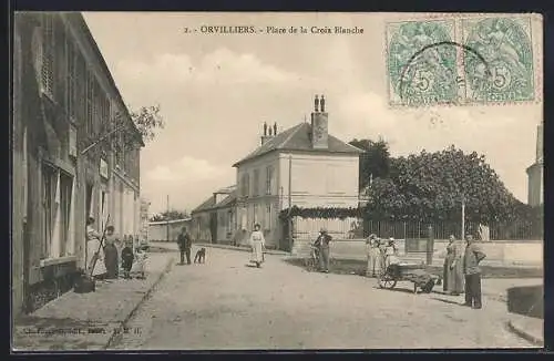 AK Orvilliers, Place de la Croix Blanche