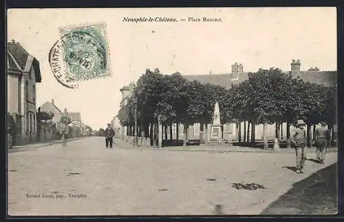 AK Neauphle-le-Chateau, Monument sur Place Mancest