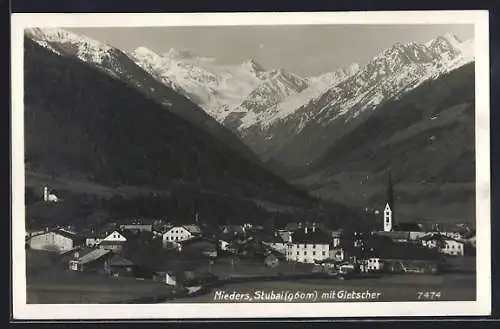 AK Mieders, Gesamtansicht im Stubaital (960m) mit Gletscher im Hintergrund