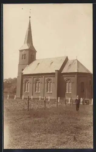 Foto-AK Tinnen, Partie an der Kirche