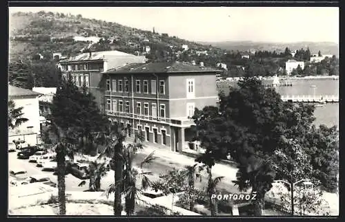 AK Portoroz, Strassenpartie mit Hafen