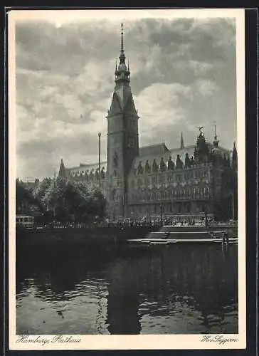 AK Hamburg, Das Rathaus vom Wasser aus