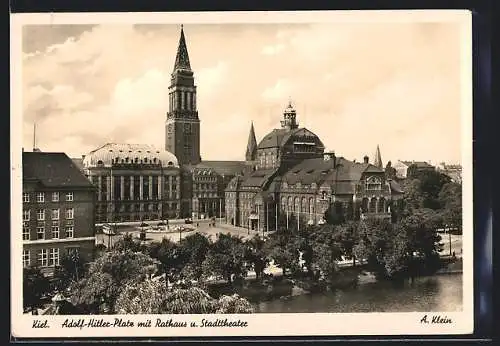 AK Kiel, Platz mit Rathaus u. Stadttheater