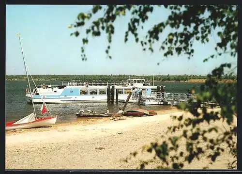 AK Senftenberg, Motorschiff am Landesteg im Senftenberger See